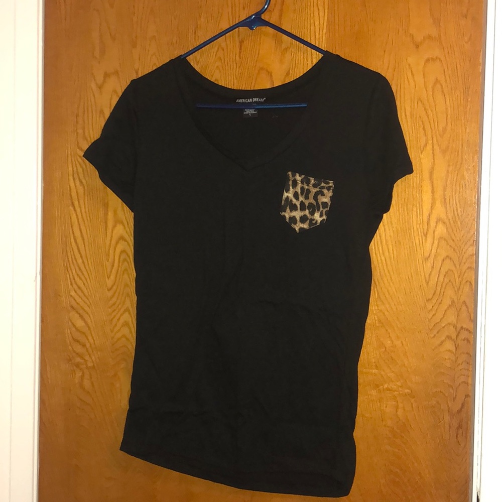 Short sleeve w/ leopard print  pocket